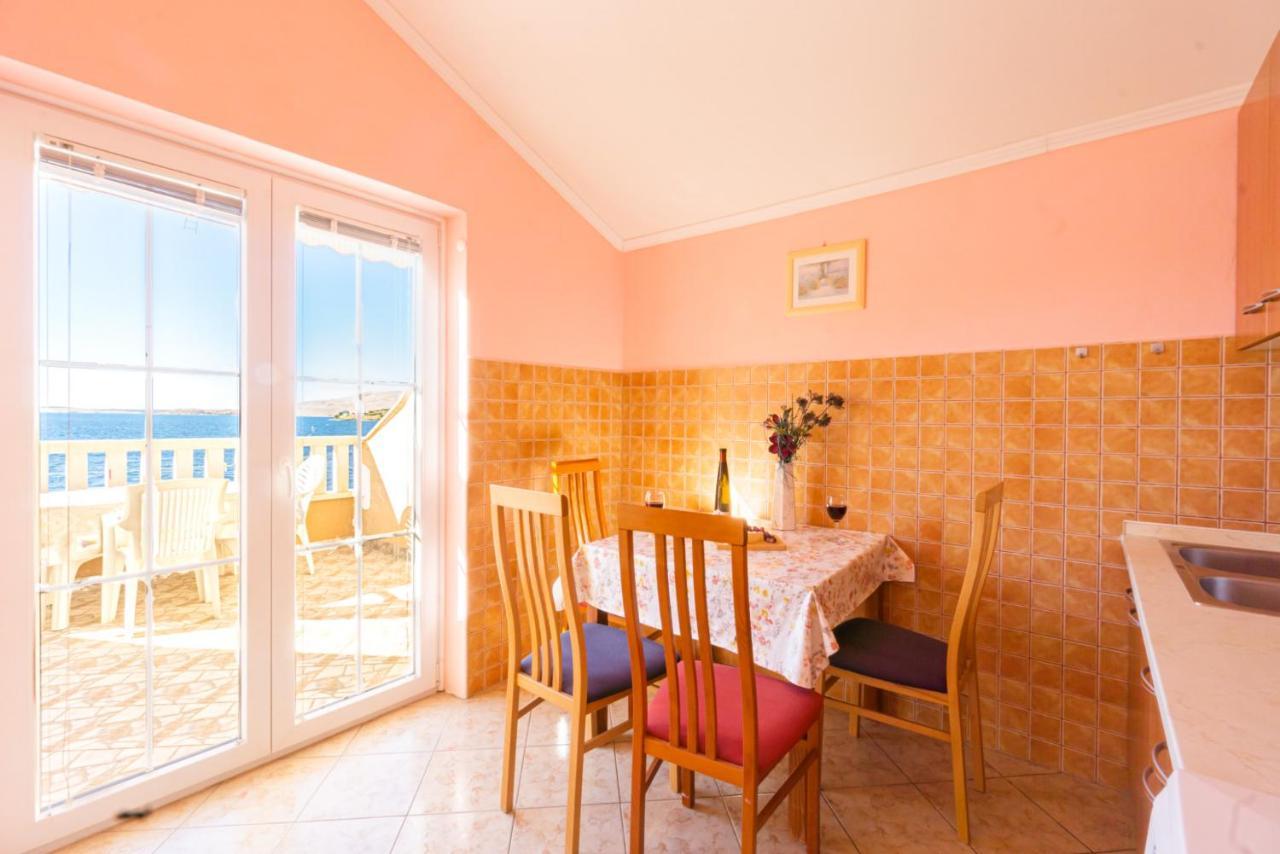 Kustic At The Beach Metajna Exterior photo
