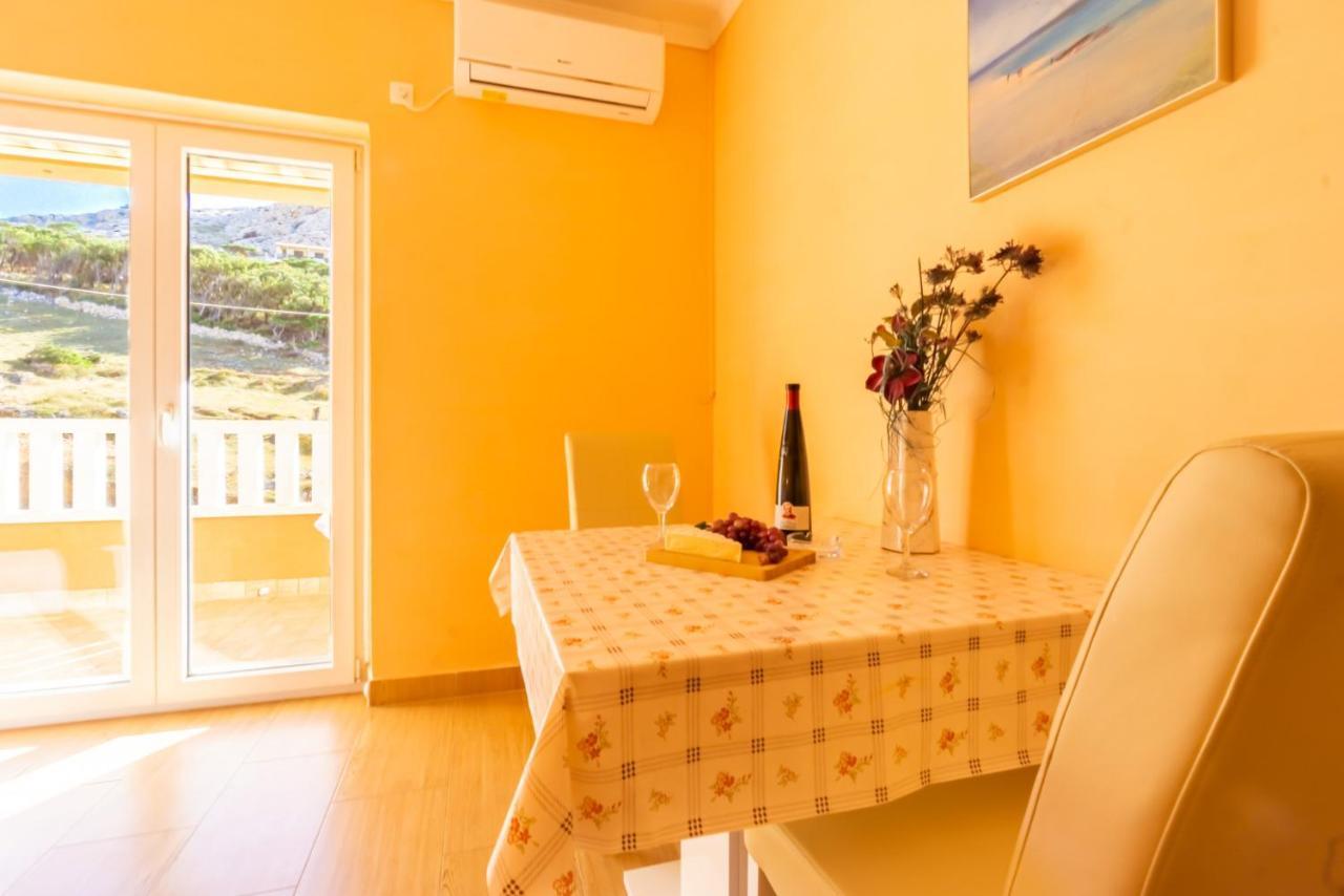 Kustic At The Beach Metajna Exterior photo